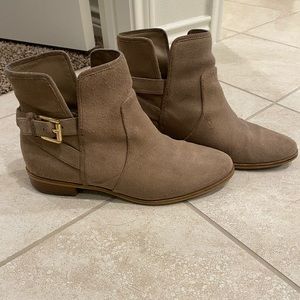 Michael Kors bottles size 9